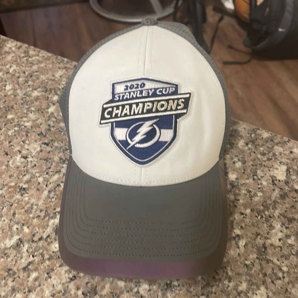 Tampa Bay Lightning 2020 Stanley Cup Champ Locker Room Hat